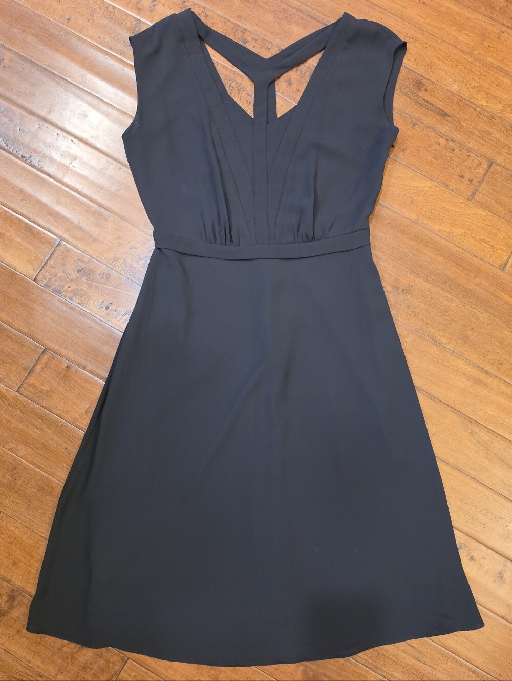 BCBG Max Azria Black Katryn Sleeveless V-Neck A-Line Dress, Size 2